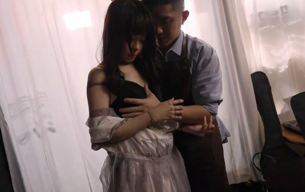 Con rối thỏa mãn nghệ nhân làm ra mình lúc nữa đêm