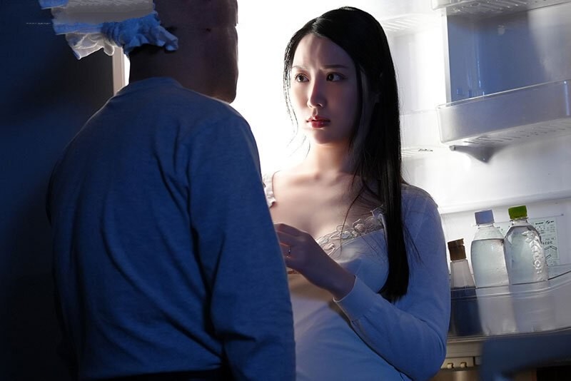 Lời đề nghị lúc nữa đêm của bố chồng hồi xuân